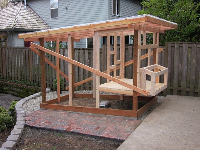 Homemade Chicken Coop - Installing the Siding