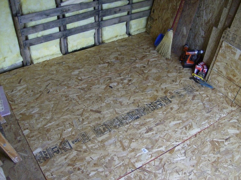 How To Build A DIY Pallet Shed - Insulation