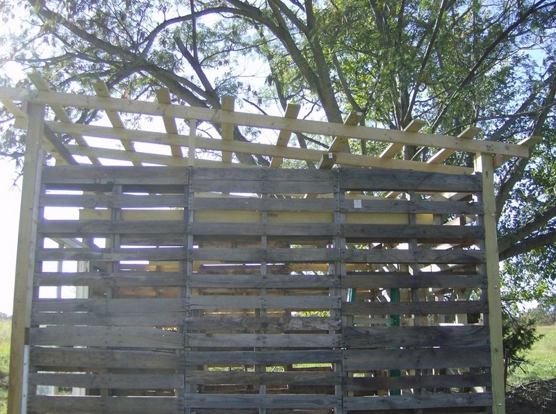 How To Build A DIY Pallet Shed - Roofing