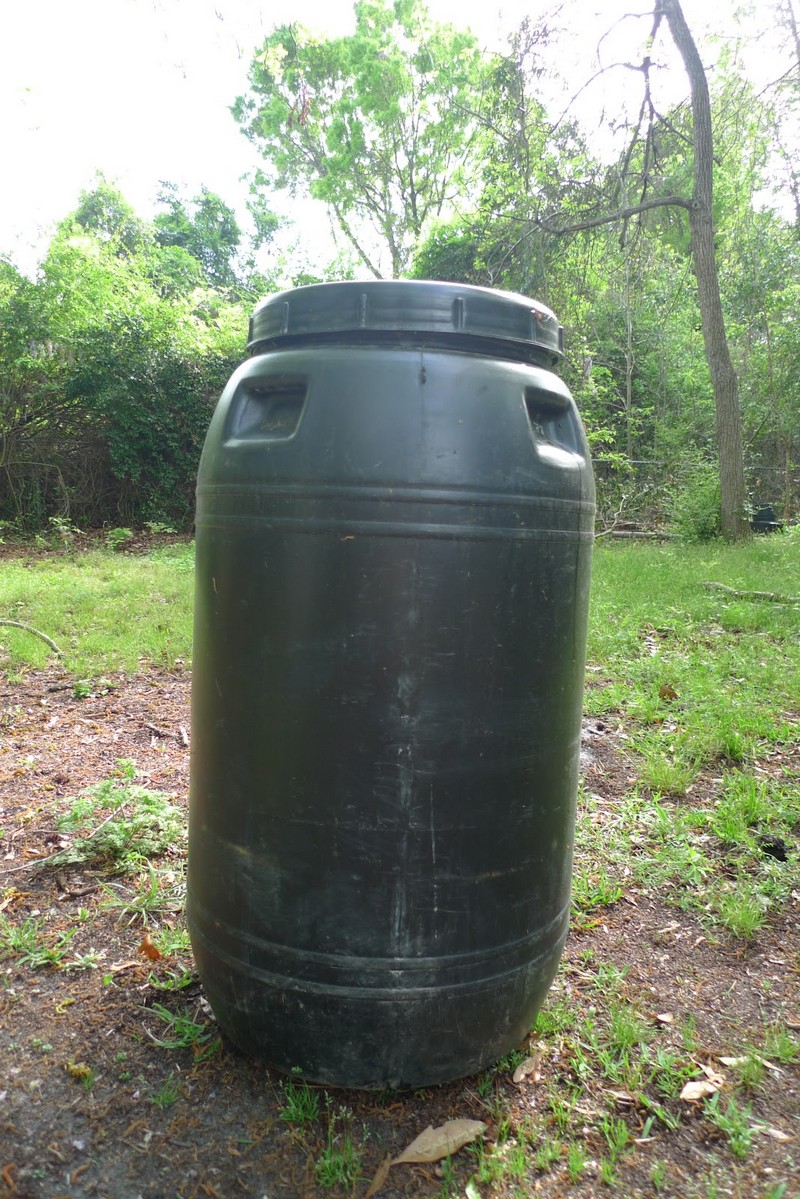 DIY Rain Barrel System - Plastic barrels