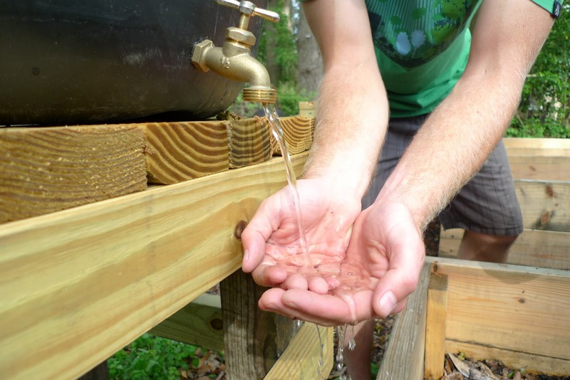 DIY Rain Barrel System - Water towers