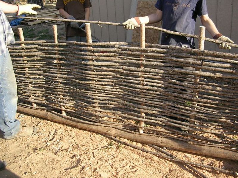 5 Useful Steps To Build A DIY Pine Wattle Fence