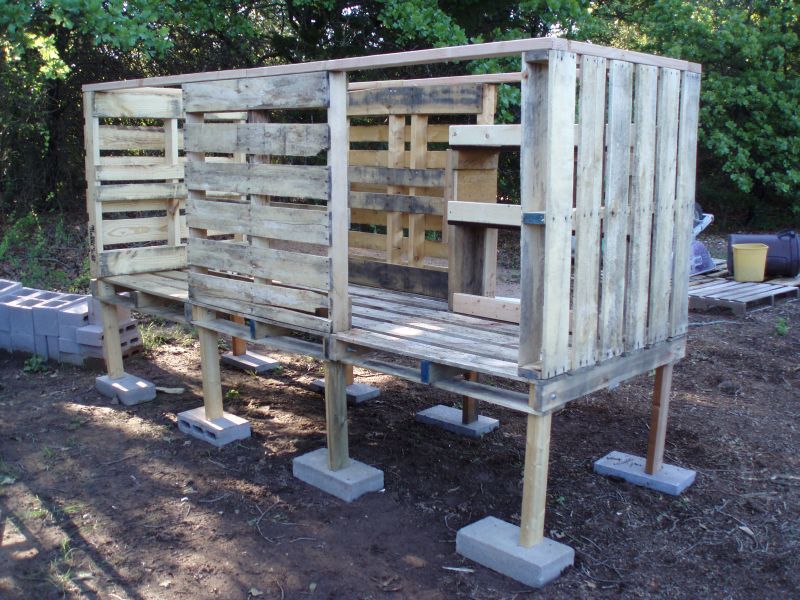 DIY Pallet Chicken Coop - Chicken House