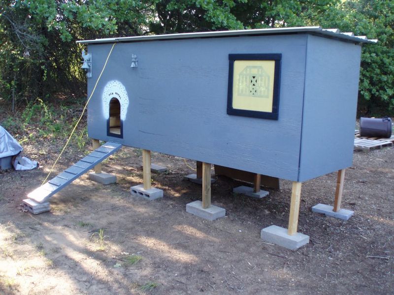 How To Make A Chicken Coop With Pallets: Model SiSi