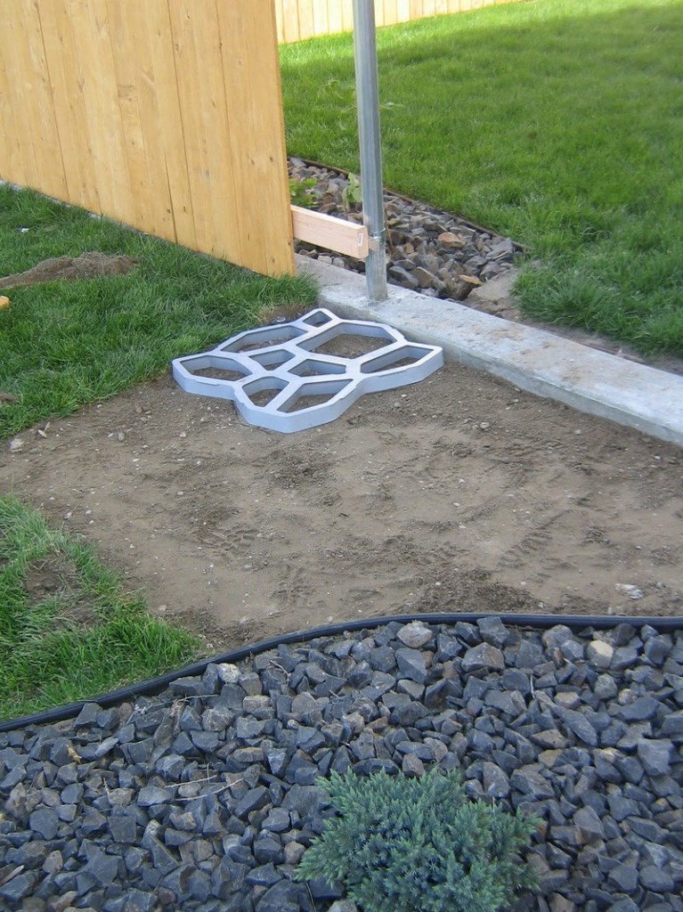 DIY Cobble Stone Path - Plan out the design