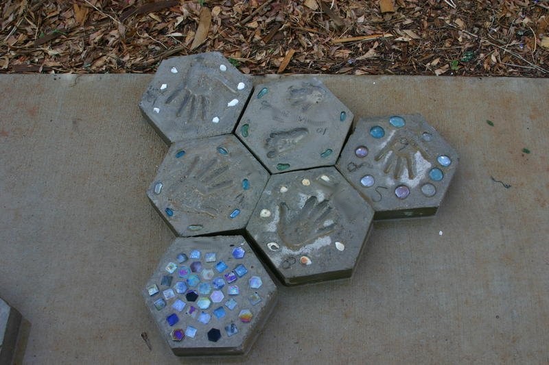 DIY Hexagon Stepping Stones - The decorative stones