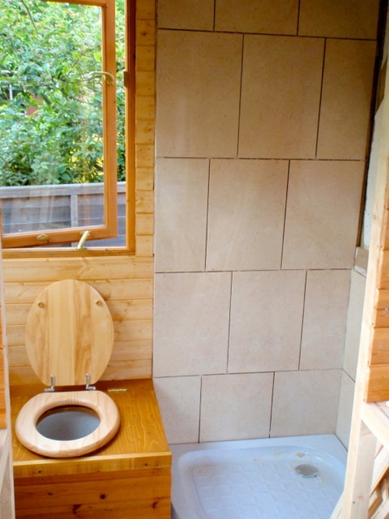 DIY House on Wheels - The Toilet