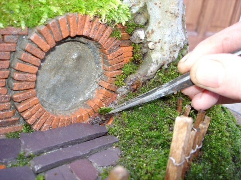 DIY Miniature Hobbit Hole- Adding Up Moss