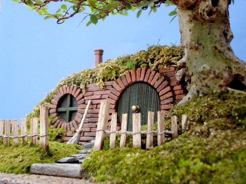 DIY Miniature Hobbit Hole- Closer look of Lord of the Rings Bonsai Landscape