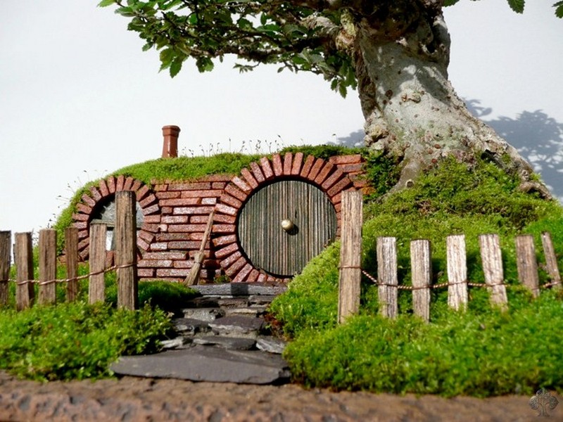 DIY Miniature Hobbit Hole - Closer look to the Hobbit's House Door