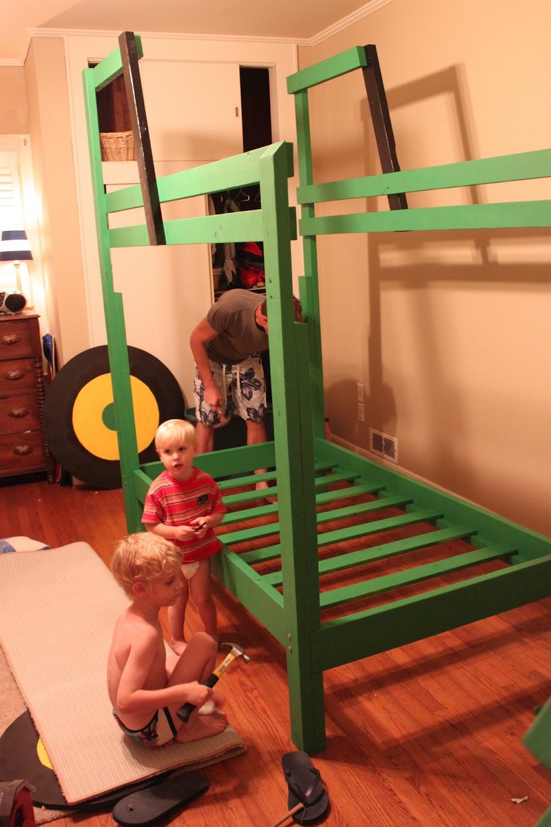 DIY Tractor Bunk Bed - Painting