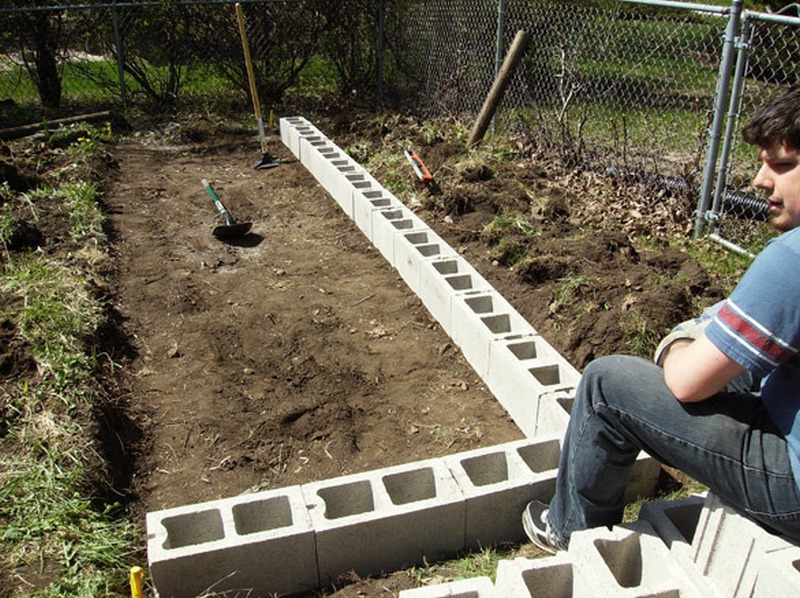 DIY Cinder Block Raised Garden Bed - Lay the block
