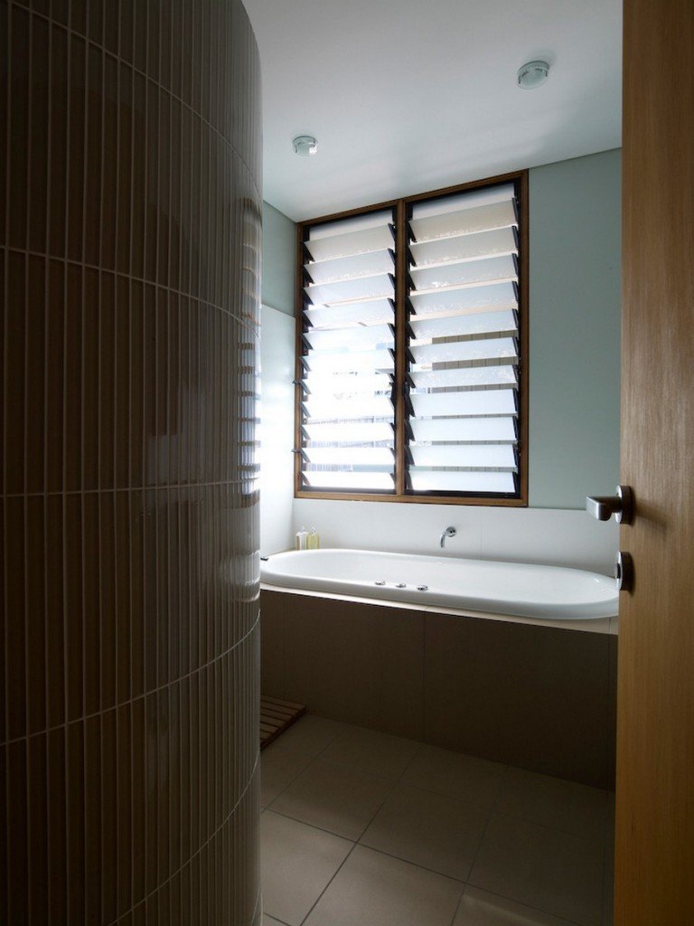 Mona Vale House - Bathroom