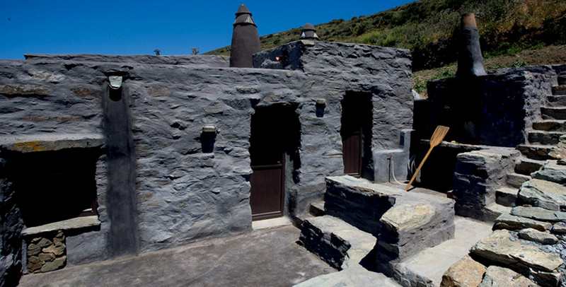 A repurposed stable becomes a tiny vacation home
