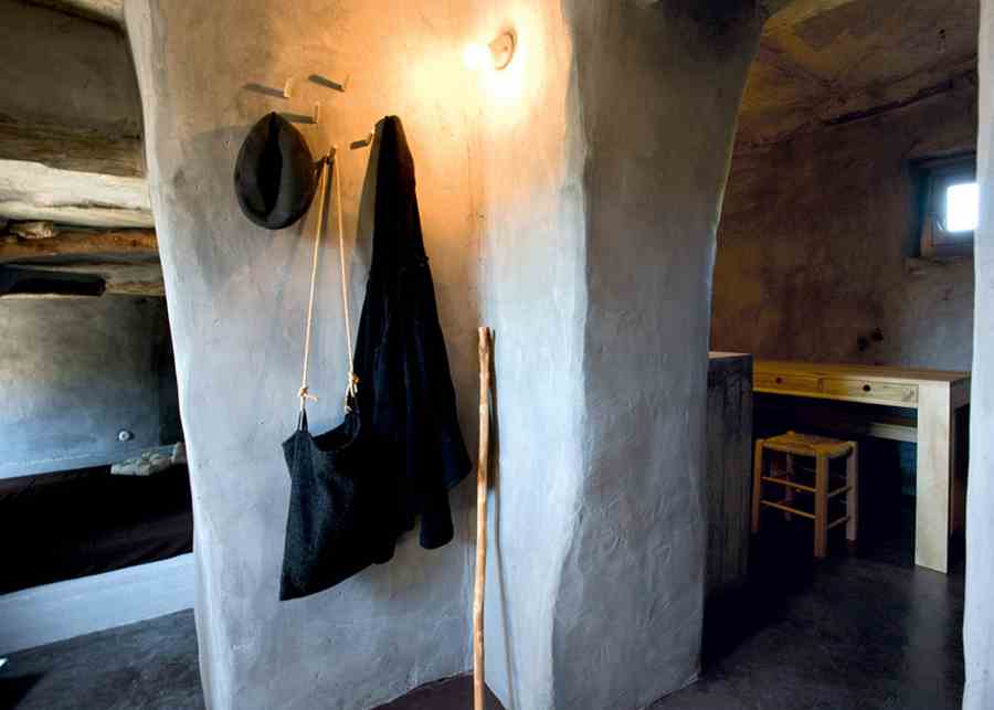 Tinos stable 1