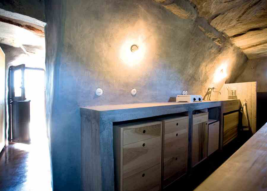 Tinos stable kitchen 4