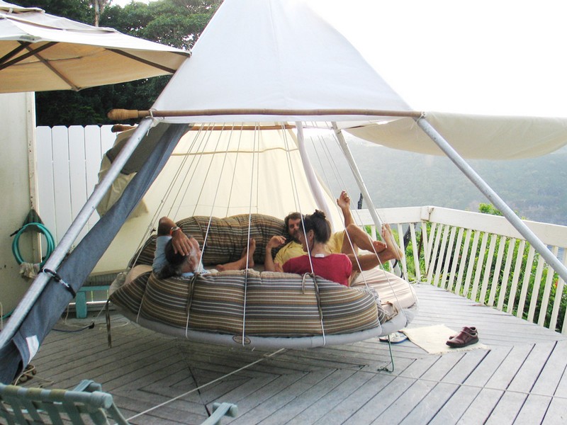 Round outdoor on sale swing bed