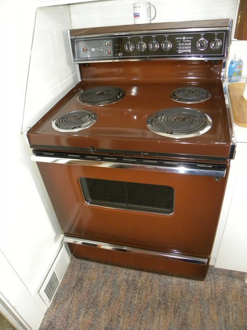Vintage Stove - Dale L. Jones and Company Auctioneers