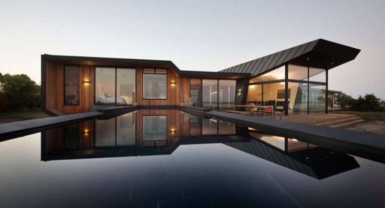 Beached House by BKK Architects