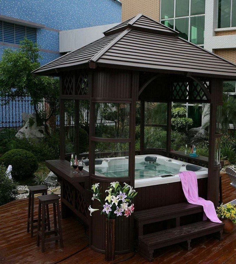 Outdoor Hot Tubs