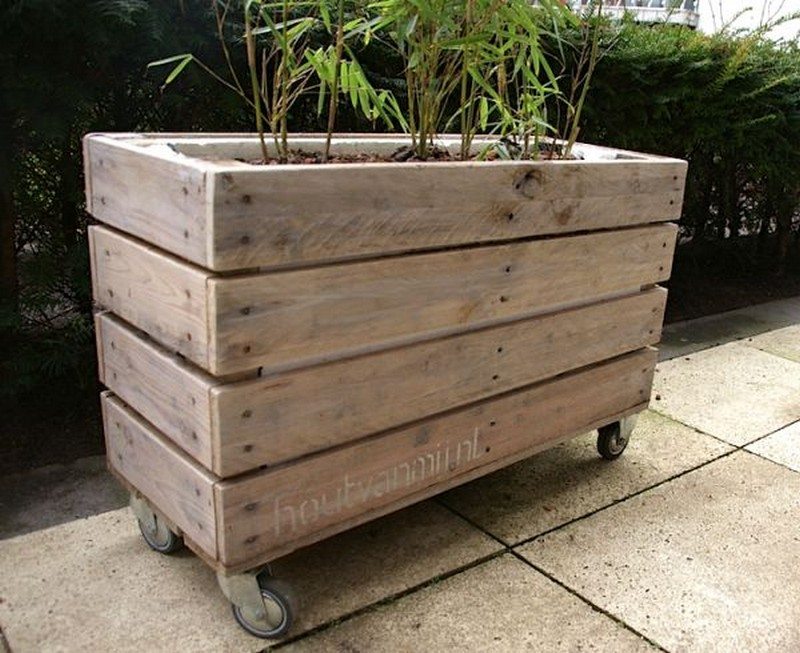 Eight lovely planters on wheels