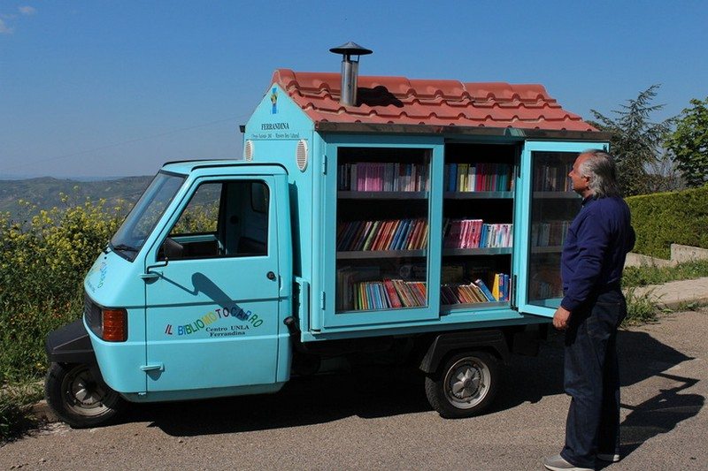 Antonio La Cava Mobile Library