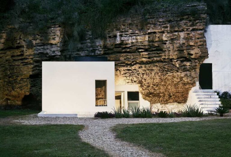Casa Tierra: House Cave Cordoba, Spain