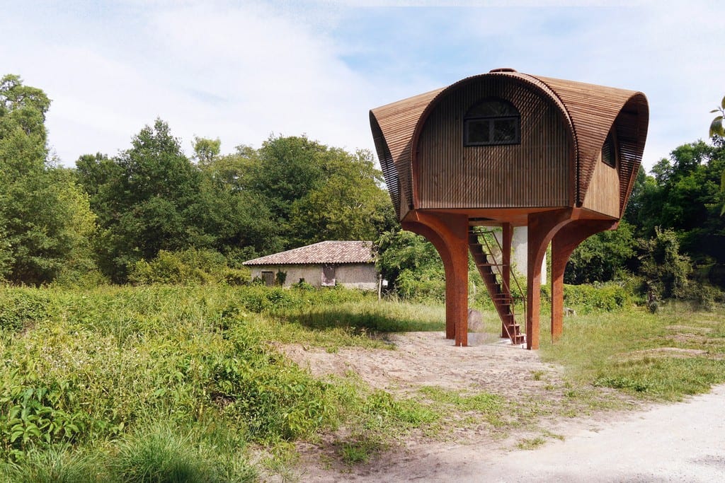 Weathering steel and timber allows Le Haut Perché to blend well with the rural landscape.