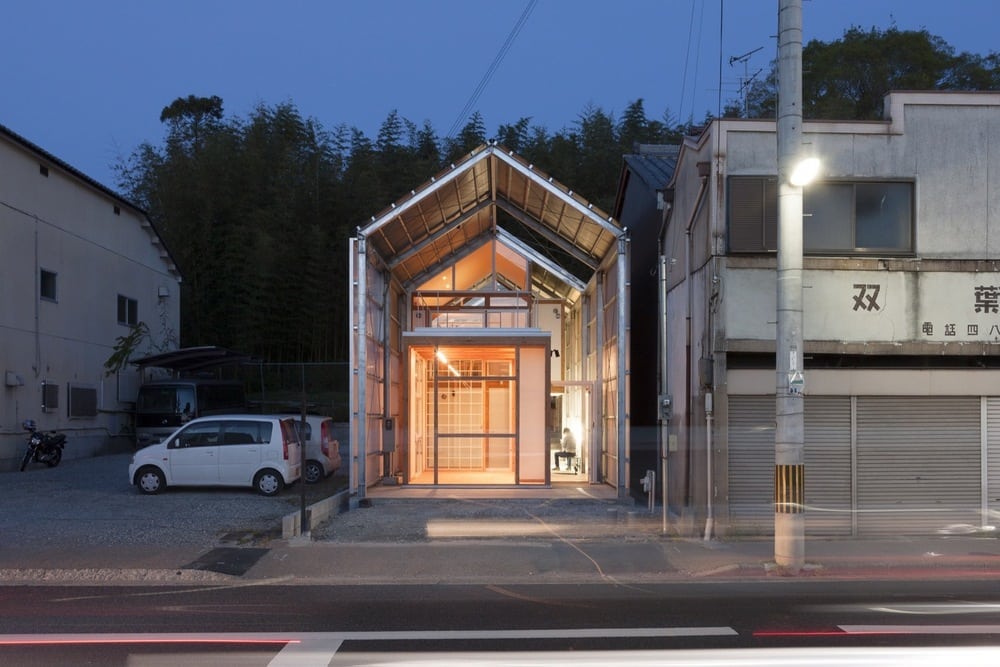 The various parts of the house were built in three separate locations, transported, and assembled as one unit.