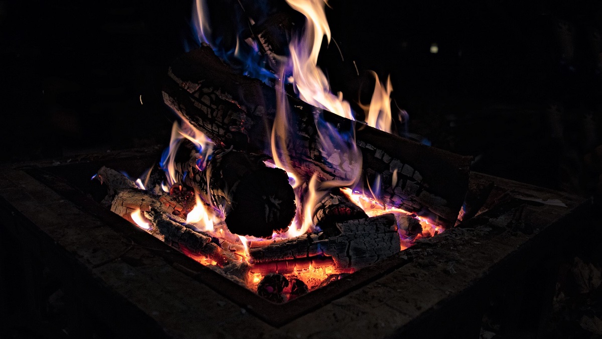 Lawn Fire Pits: 5 Safety Requirements