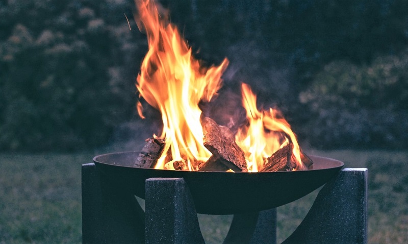 If your portable fire pit is not equipped with a stand, then build a platform of bricks or pavers. 