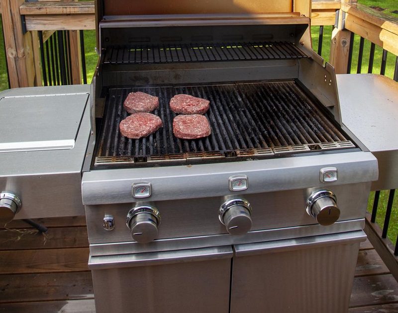 Experts recommend that you use a two-zone cooking method to prevent dangerous flare-ups while grilling. The method involves establishing two different sides on the grill – hot and cold areas.