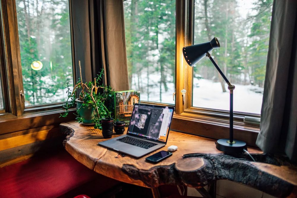 How to Set Up an All-Year-Round Home Office Outside