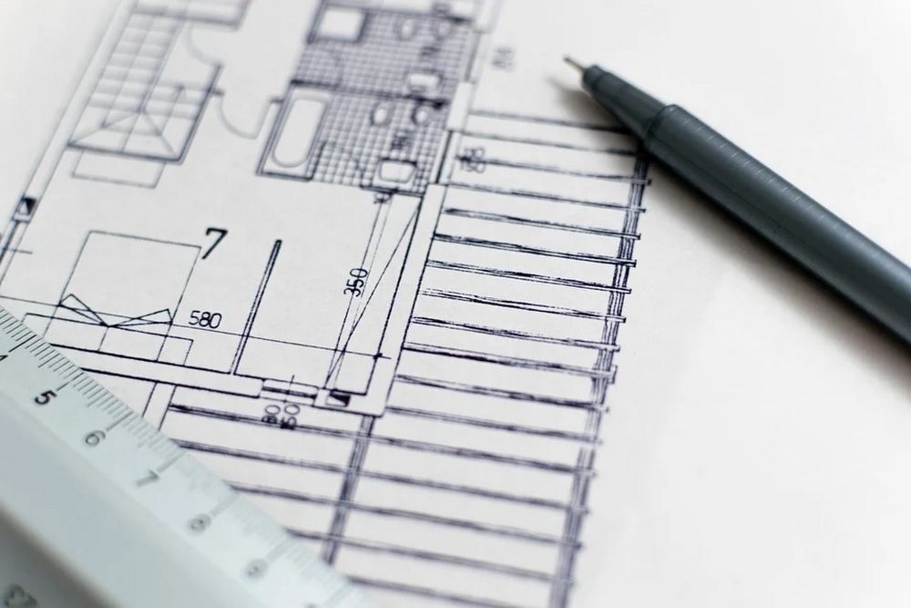 Let’s look at these distinct features and points of crossover so that you know how to use and interpret site plans and floor plans appropriately.