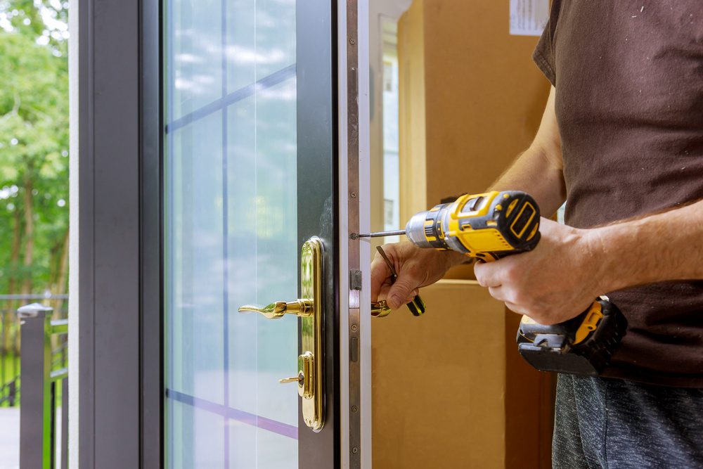 6 Warning Signs You Need A Door Replacement