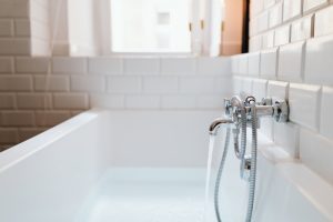Understanding the Signs of a Serious Plumbing Issue: From Leaks to Blockages