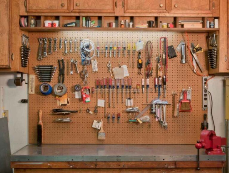 Choosing the Right Tools for Your DIY Building Projects: A Beginner’s ...