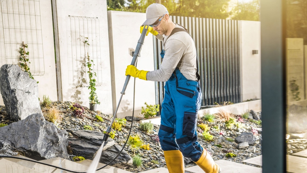 An image of a power washer.