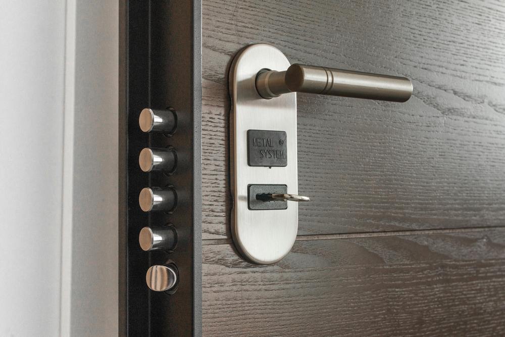 Most homeowners are shifting toward smart locks.