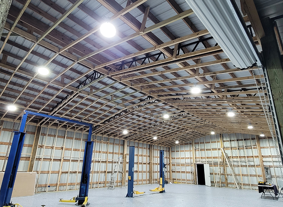 Choosing the correct warehouse lighting has a direct impact on both productivity and safety.