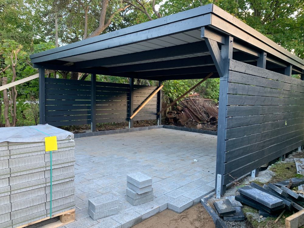 An image of a carport being constructed. 