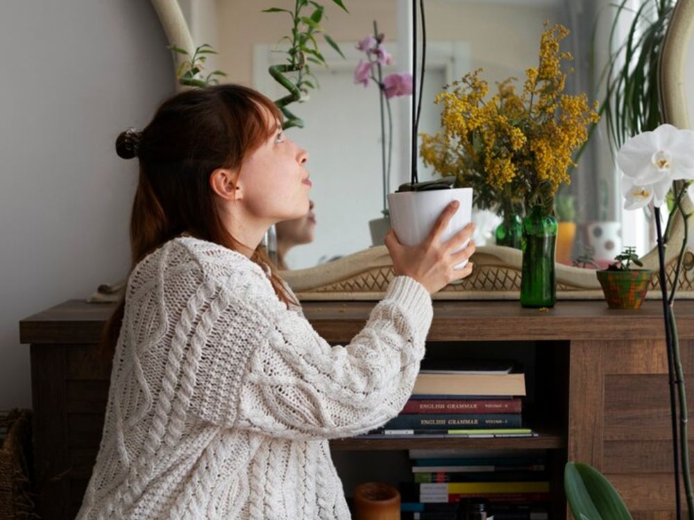 An image of a person arranging her decorations. 