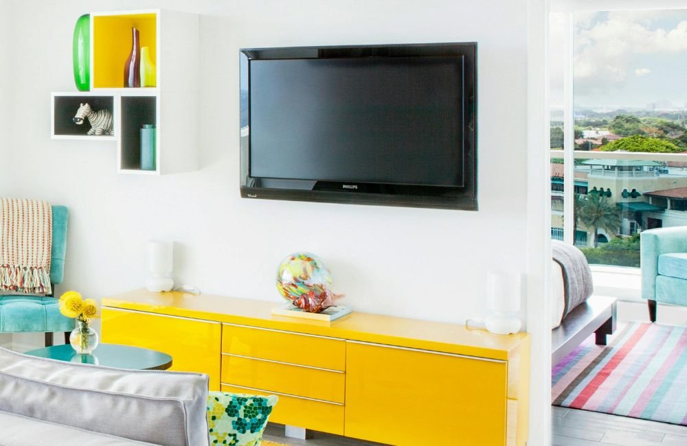 An image of a TV wall mount installation result. 